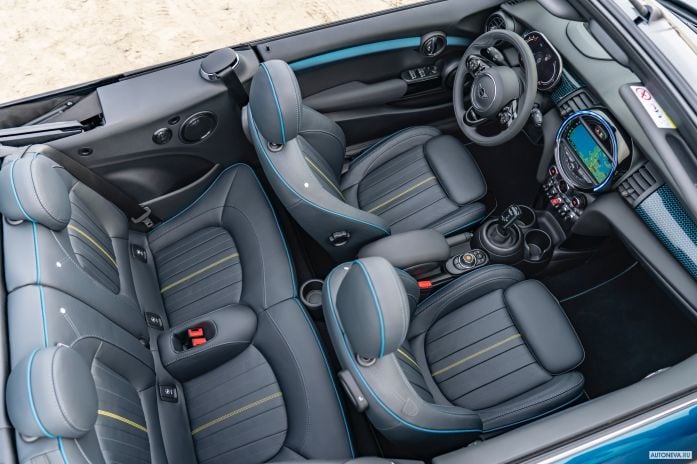 2020 Mini Cabrio Cooper S Sidewalk - фотография 28 из 37 2020 Mini Cabrio Cooper S Sidewalk - фотография 28 из 37