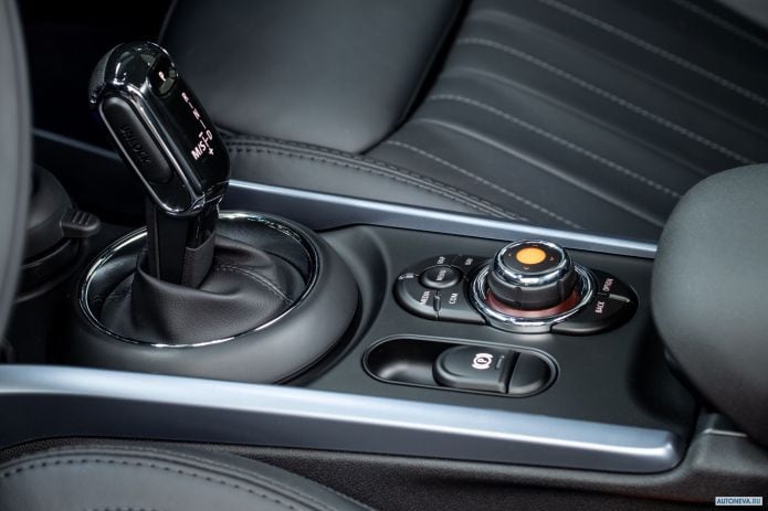 2020 Mini Clubman Cooper - фотография 15 из 31