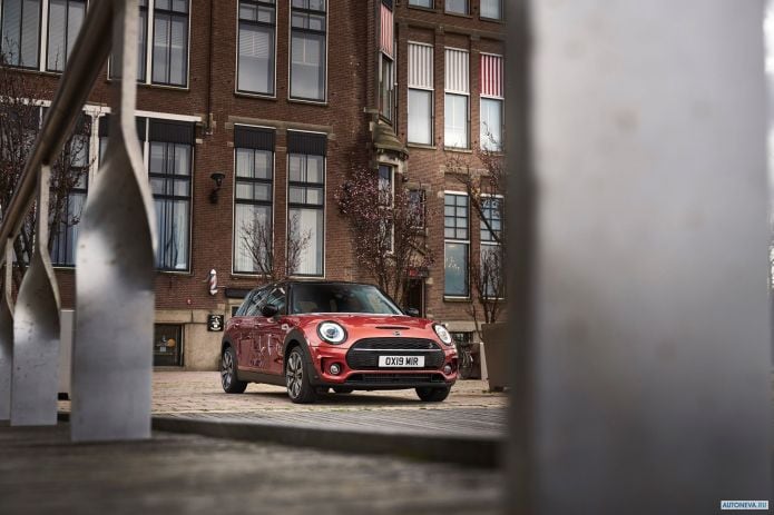 2020 Mini Clubman Cooper S - фотография 1 из 40