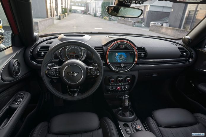 2020 Mini Clubman Cooper S - фотография 32 из 40