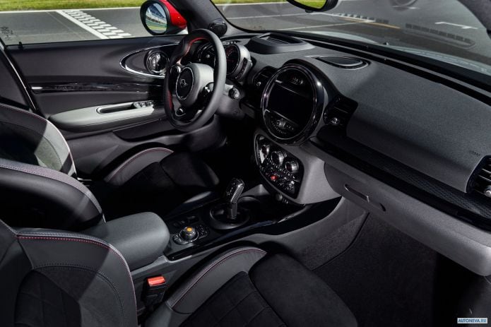 2020 Mini Clubman John Cooper Works - фотография 28 из 40 2020 Mini Clubman John Cooper Works - фотография 28 из 40