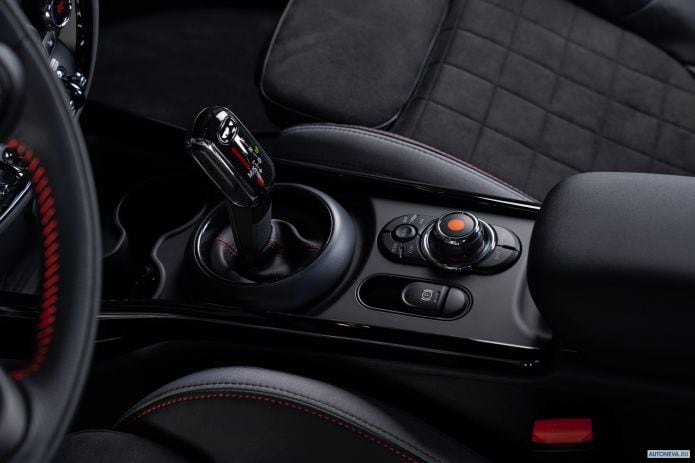 2020 Mini Clubman John Cooper Works - фотография 29 из 40 2020 Mini Clubman John Cooper Works - фотография 29 из 40