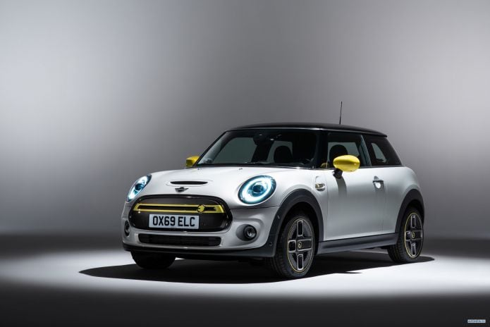 2020 Mini Cooper SE - фотография 8 из 40