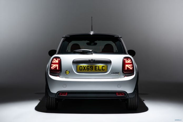 2020 Mini Cooper SE - фотография 28 из 40