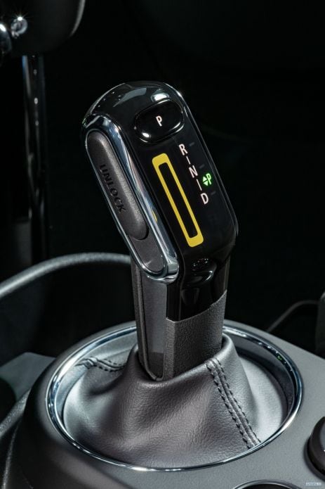 2020 Mini Cooper SE - фотография 33 из 40