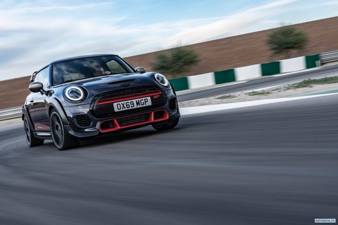 2020 Mini John Cooper Works GP - фотография 2 из 40