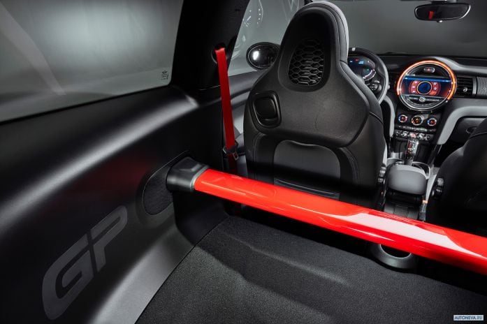 2020 Mini John Cooper Works GP - фотография 23 из 40