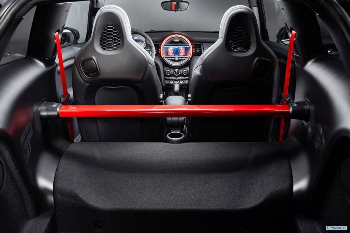 2020 Mini John Cooper Works GP - фотография 24 из 40