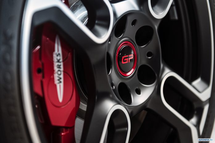 2020 Mini John Cooper Works GP - фотография 36 из 40