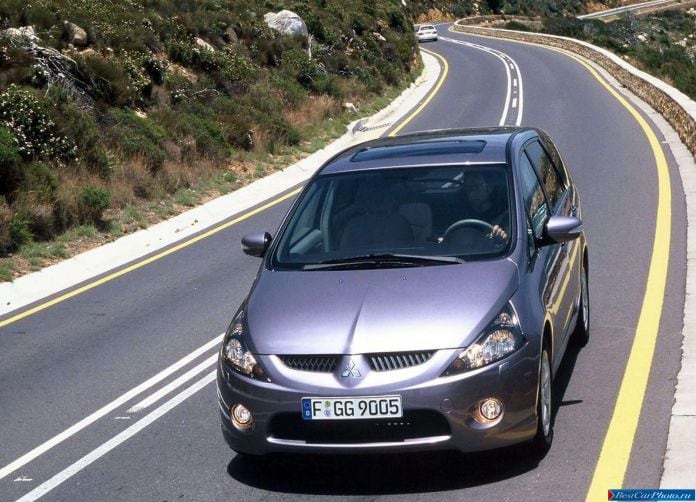 2004 Mitsubishi Grandis European Version - фотография 10 из 60