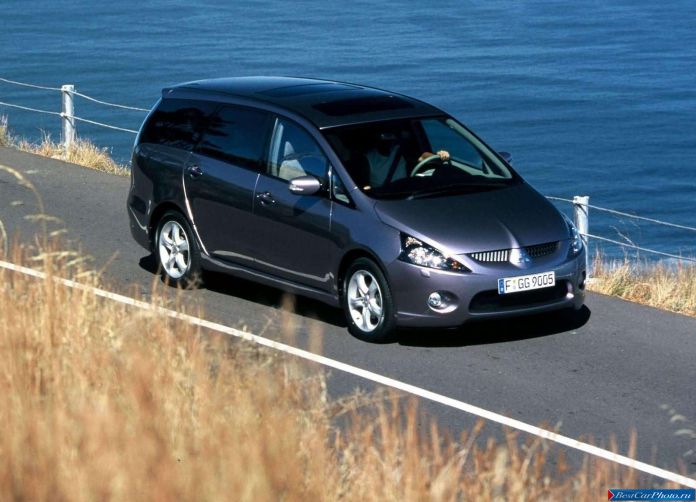 2004 Mitsubishi Grandis European Version - фотография 16 из 60