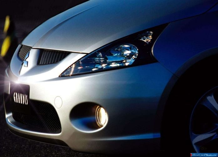 2004 Mitsubishi Grandis European Version - фотография 55 из 60