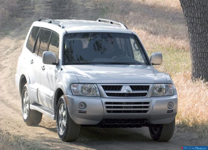 2005 Mitsubishi Montero - фотография 1 из 12