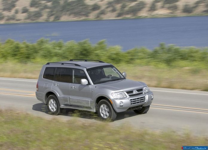 2005 Mitsubishi Montero - фотография 3 из 12