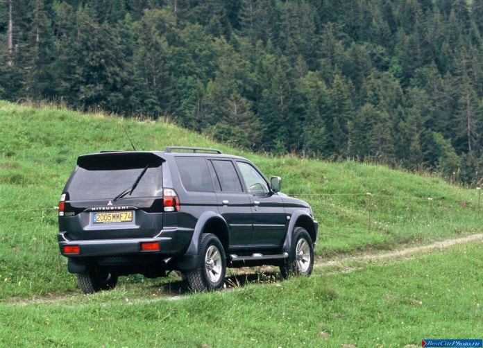 2006 Mitsubishi Pajero Sport - фотография 12 из 19