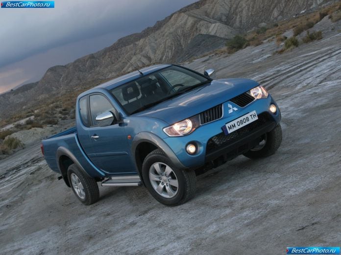 2007 Mitsubishi L200 Club Cab - фотография 1 из 15