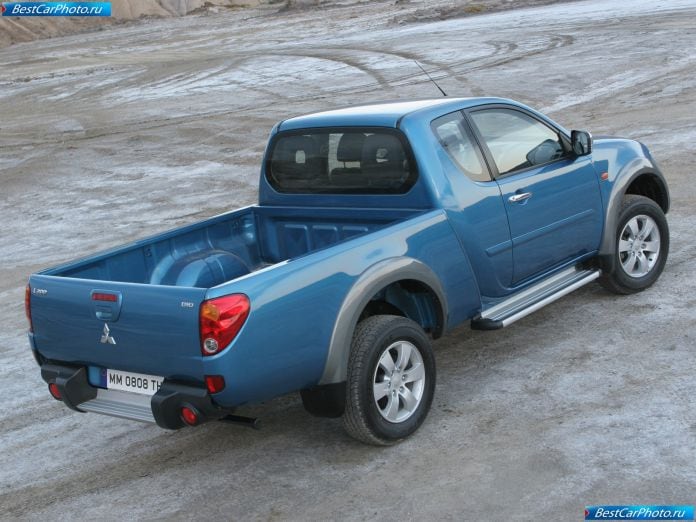 2007 Mitsubishi L200 Club Cab - фотография 11 из 15