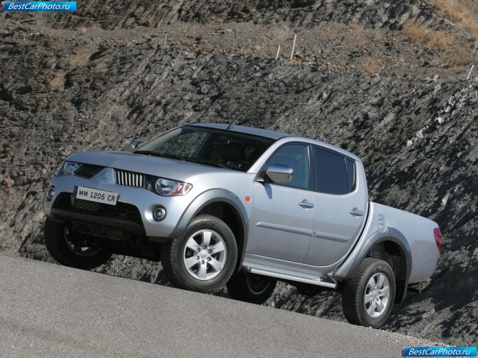 2007 Mitsubishi L200 Double Cab - фотография 1 из 19