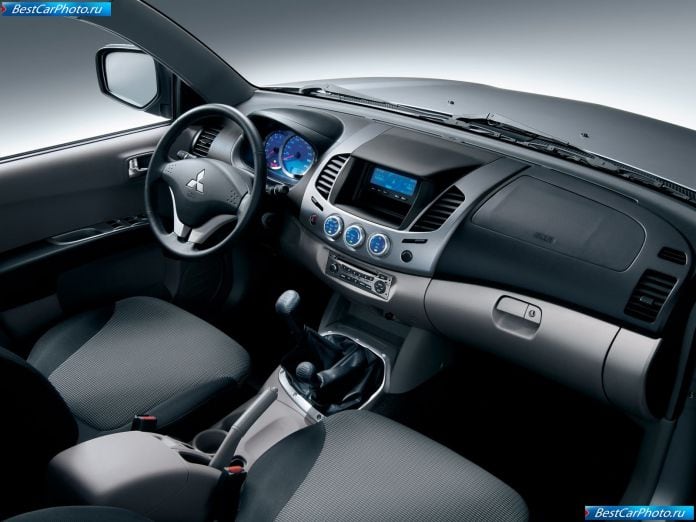 2007 Mitsubishi L200 Double Cab - фотография 16 из 19