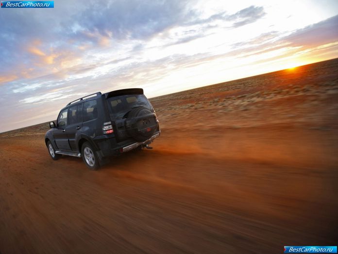 2007 Mitsubishi Pajero European Specs - фотография 10 из 17