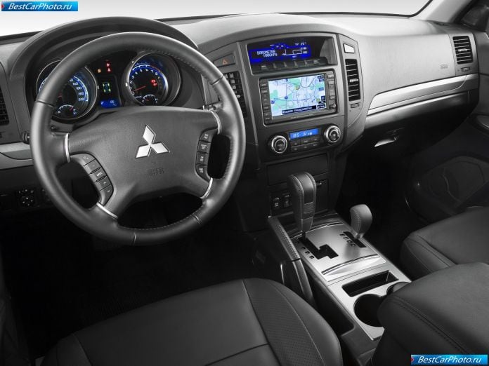 2007 Mitsubishi Pajero European Specs - фотография 12 из 17
