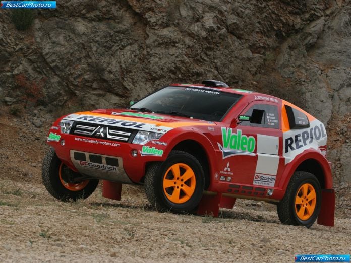 2007 Mitsubishi Pajero Evolution - фотография 1 из 7
