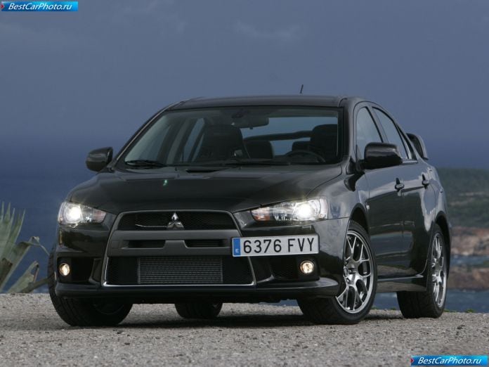 2008 Mitsubishi Lancer Evolution X - фотография 2 из 164