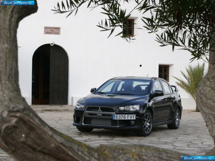 2008 Mitsubishi Lancer Evolution X - фотография 9 из 164