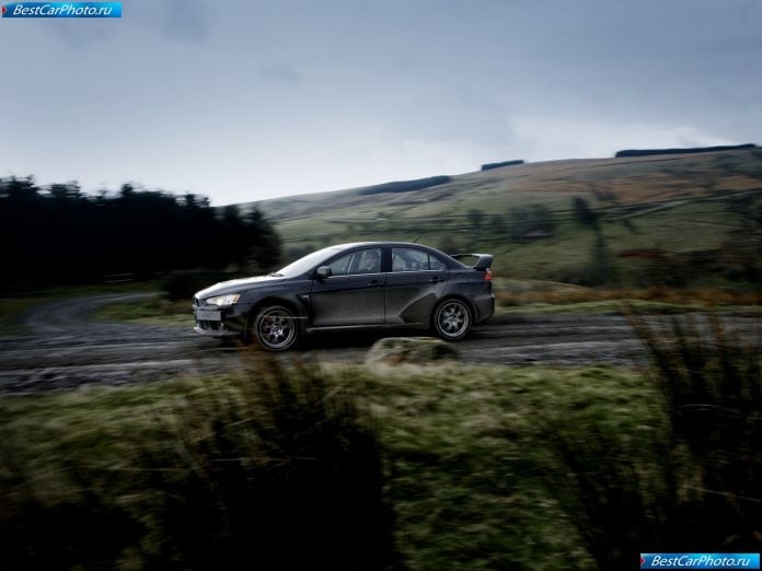 2008 Mitsubishi Lancer Evolution X - фотография 32 из 164