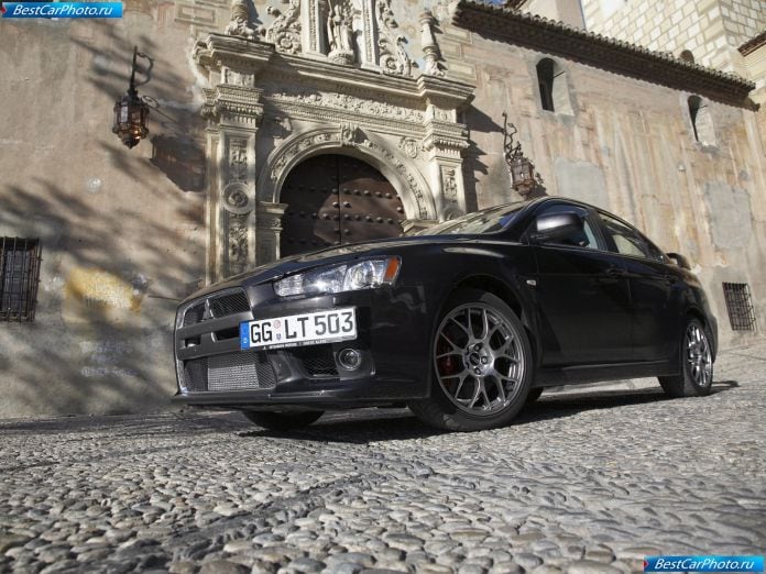 2008 Mitsubishi Lancer Evolution X - фотография 38 из 164