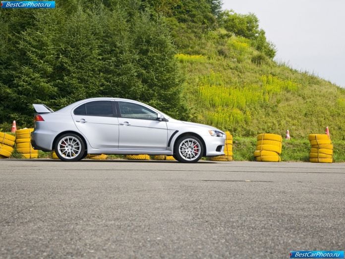 2008 Mitsubishi Lancer Evolution X - фотография 48 из 164
