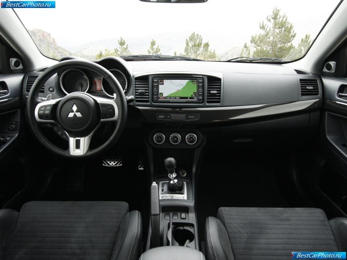 2008 Mitsubishi Lancer Evolution X - фотография 103 из 164
