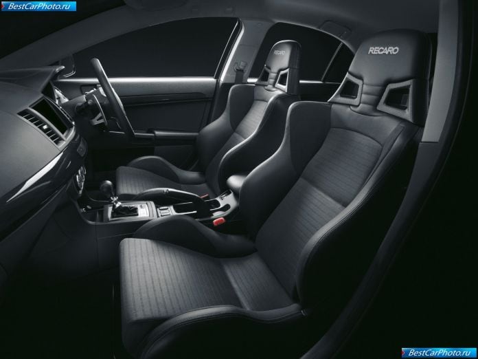 2008 Mitsubishi Lancer Evolution X - фотография 106 из 164