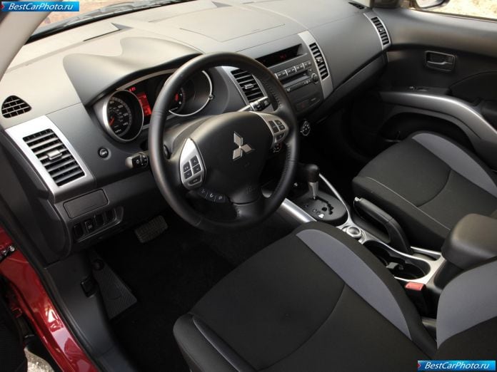 2008 Mitsubishi Outlander Es - фотография 15 из 30
