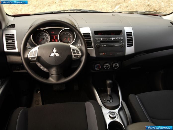 2008 Mitsubishi Outlander Es - фотография 16 из 30