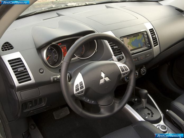 2008 Mitsubishi Outlander Se - фотография 15 из 30