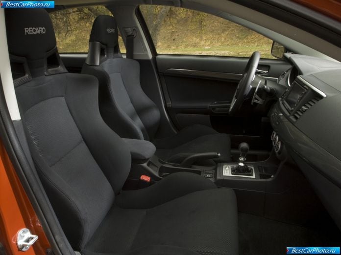 2009 Mitsubishi Lancer Ralliart - фотография 14 из 21
