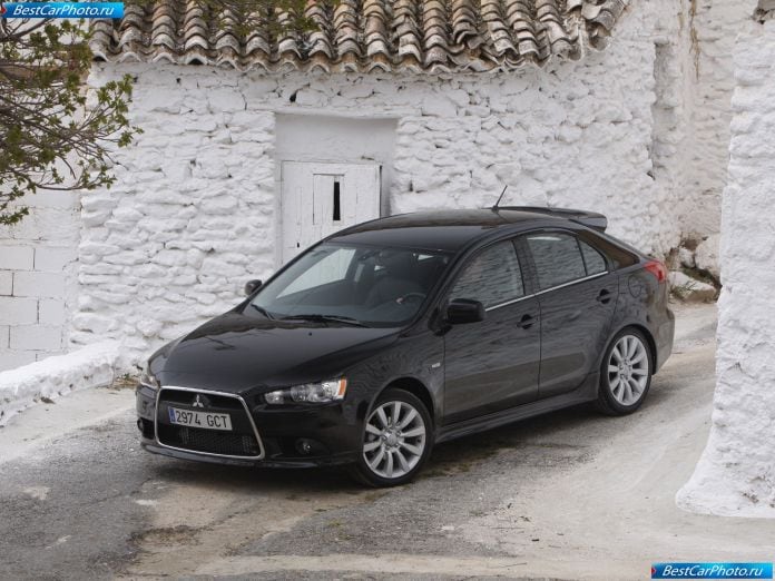 2009 Mitsubishi Lancer Sportback - фотография 1 из 39