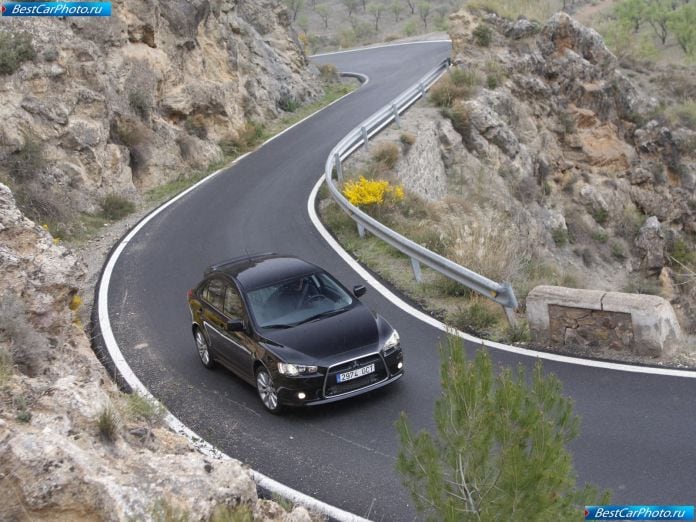 2009 Mitsubishi Lancer Sportback - фотография 3 из 39