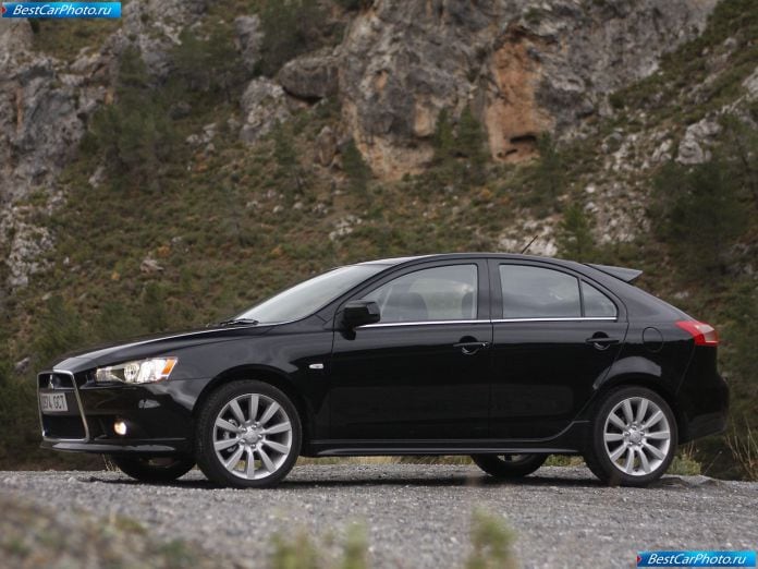 2009 Mitsubishi Lancer Sportback - фотография 9 из 39