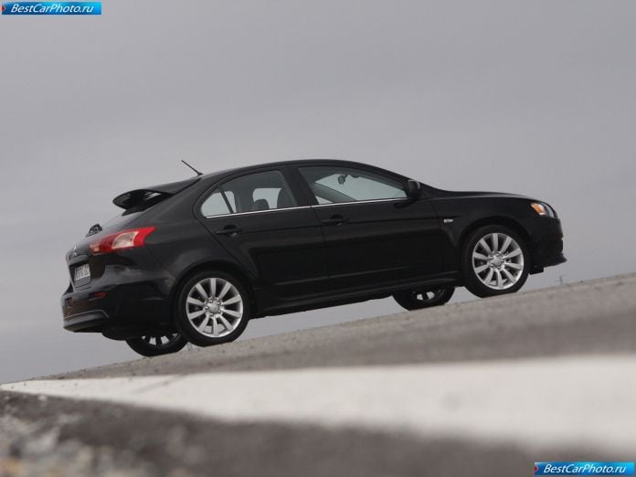 2009 Mitsubishi Lancer Sportback - фотография 11 из 39