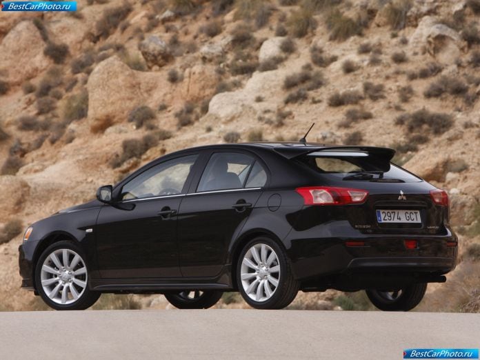 2009 Mitsubishi Lancer Sportback - фотография 14 из 39