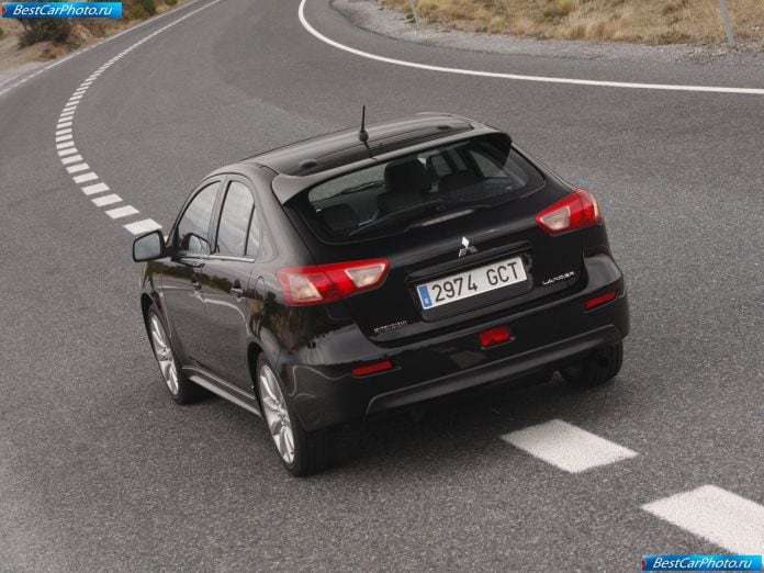 2009 Mitsubishi Lancer Sportback - фотография 17 из 39