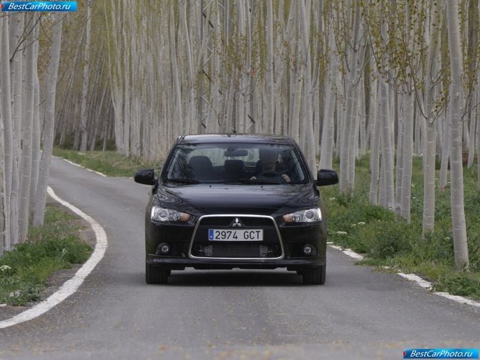 2009 Mitsubishi Lancer Sportback - фотография 23 из 39