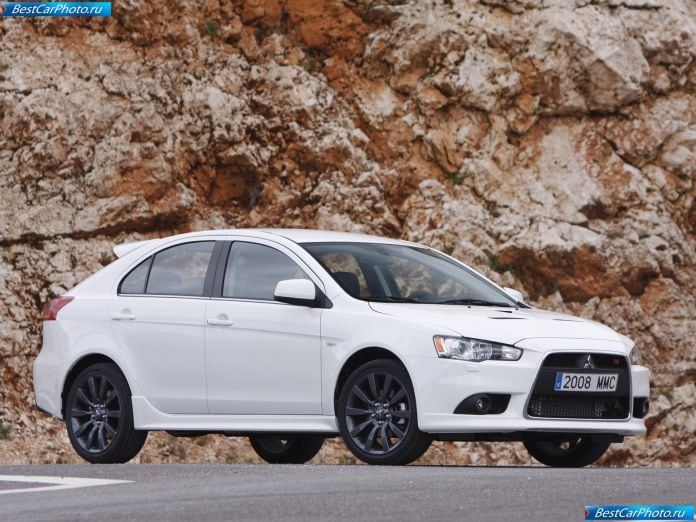 2009 Mitsubishi Lancer Sportback Ralliart - фотография 2 из 25