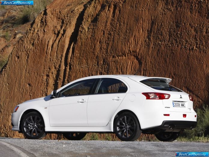2009 Mitsubishi Lancer Sportback Ralliart - фотография 10 из 25