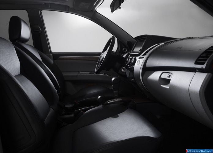 2009 Mitsubishi Pajero Sport - фотография 15 из 28