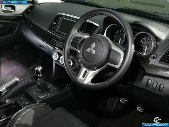 2010 Mitsubishi Lancer Evolution X Fq-400 - фотография 33 из 59