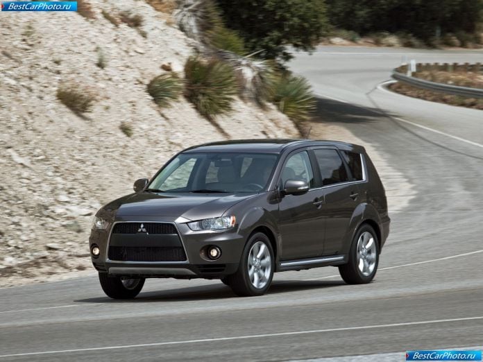 2010 Mitsubishi Outlander Gt - фотография 3 из 28