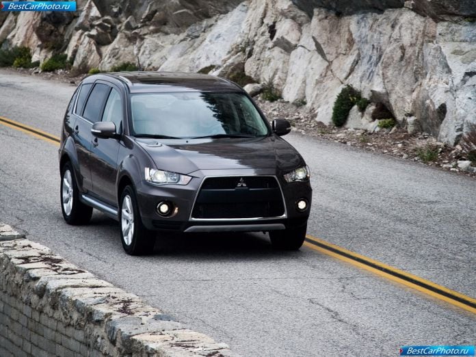 2010 Mitsubishi Outlander Gt - фотография 9 из 28